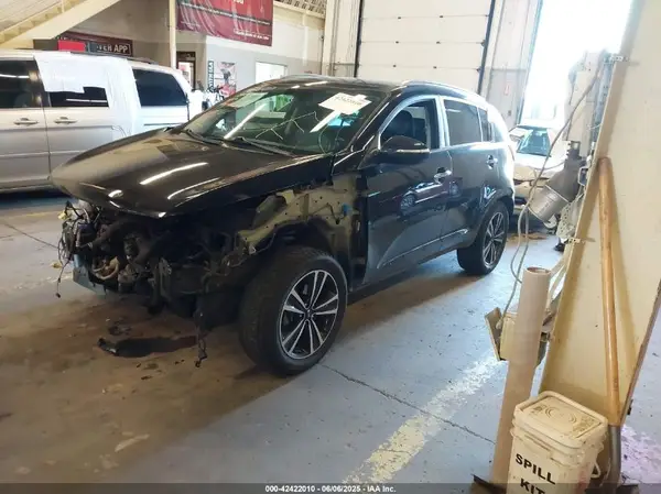 KNDPCCA61G7864583 2016 KIA SPORTAGE - Image 2