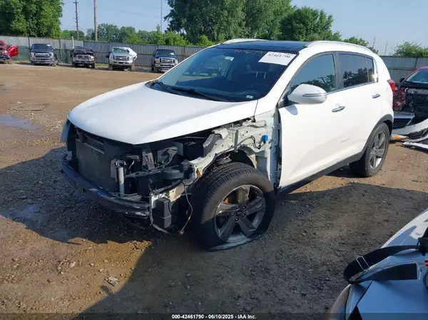 KNDPCCAC1G7817754 2016 KIA SPORTAGE - Image 2