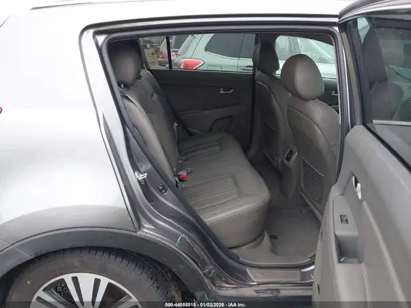KNDPCCAC3G7806125 2016 KIA SPORTAGE - Image 8