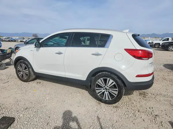KNDPCCAC3G7869743 2016 KIA SPORTAGE - Image 2