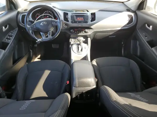 KNDPCCAC4G7818588 2016 KIA SPORTAGE - Image 8