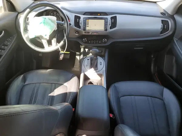 KNDPCCAC4G7832829 2016 KIA SPORTAGE - Image 8