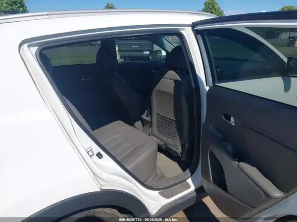 KNDPCCAC6G7862334 2016 KIA SPORTAGE - Image 8