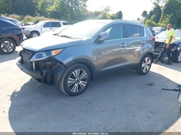 KNDPCCAC7G7850211 2016 KIA SPORTAGE - Image 2