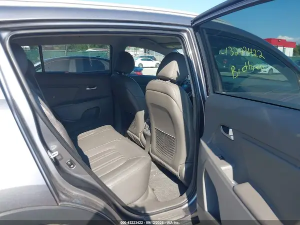 KNDPCCAC7G7850211 2016 KIA SPORTAGE - Image 8