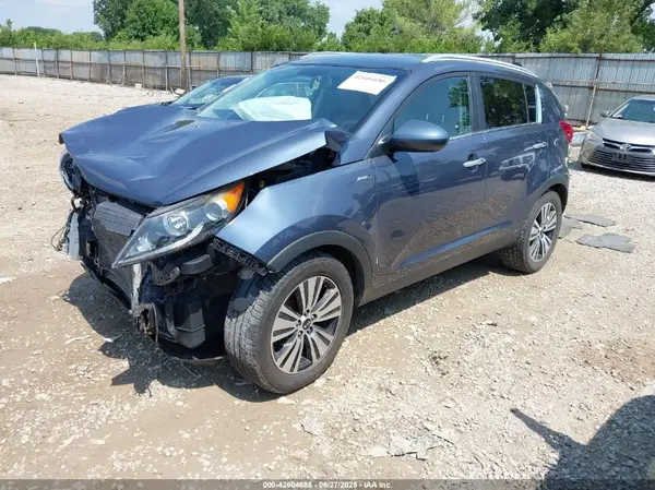 KNDPCCAC9G7816304 2016 KIA SPORTAGE - Image 2