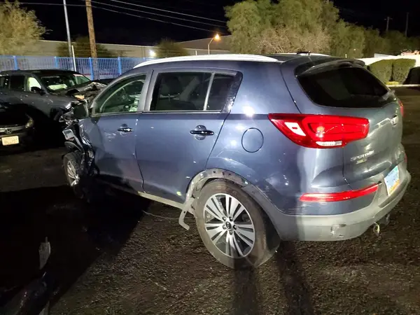 KNDPCCAC9G7840845 2016 KIA SPORTAGE - Image 2