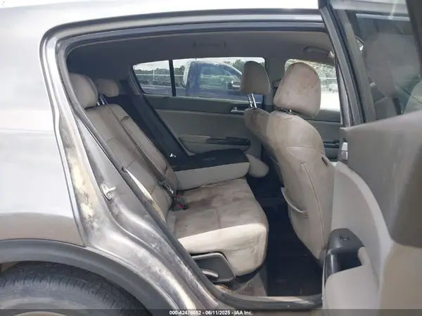 KNDPM3AC0H7085454 2017 KIA SPORTAGE - Image 8