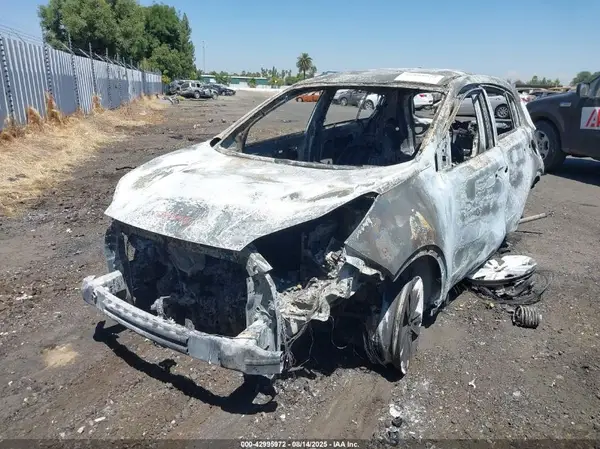KNDPM3AC0H7215569 2017 KIA SPORTAGE - Image 2