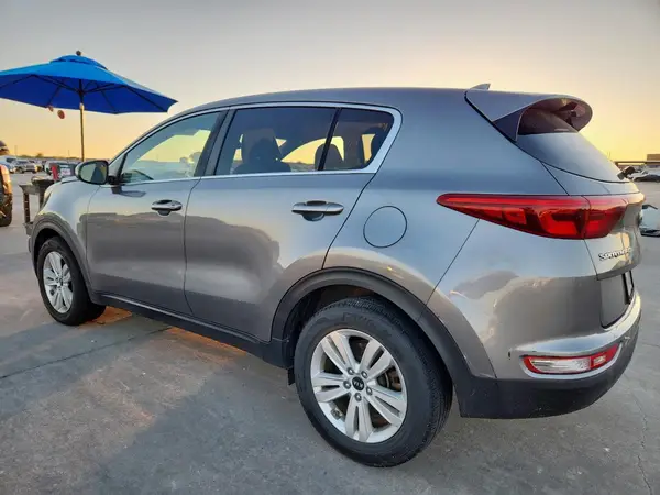 KNDPM3AC0J7333076 2018 KIA SPORTAGE - Image 2