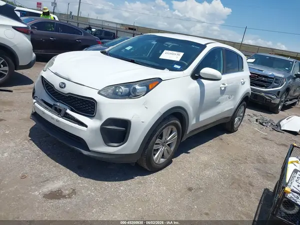 KNDPM3AC0J7340318 2018 KIA SPORTAGE - Image 2