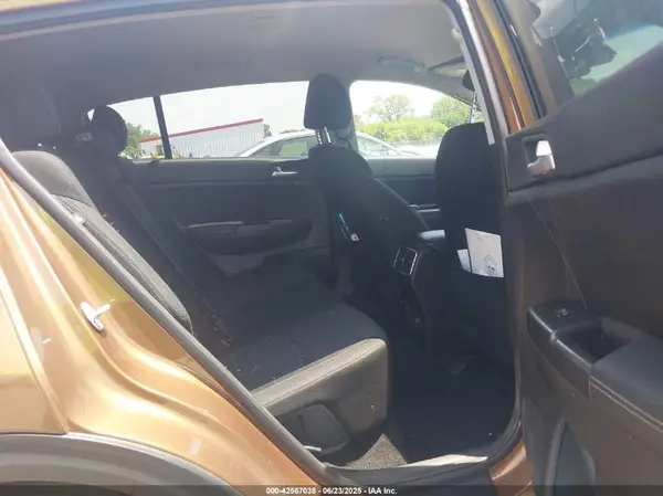 KNDPM3AC0J7383105 2018 KIA SPORTAGE - Image 8