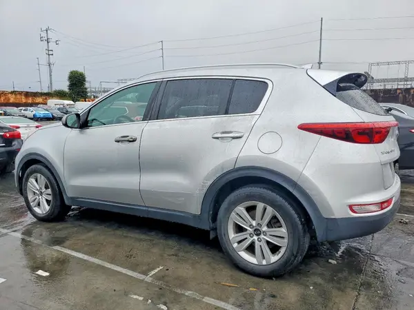 KNDPM3AC0J7434098 2018 KIA SPORTAGE - Image 2