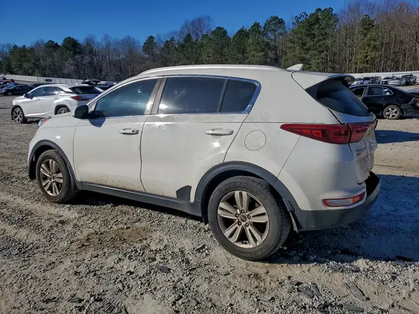 KNDPM3AC0J7460233 2018 KIA SPORTAGE - Image 2