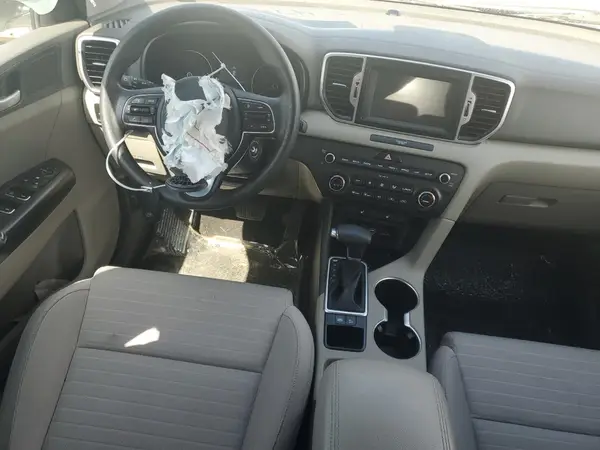 KNDPM3AC0J7476674 2018 KIA SPORTAGE - Image 8