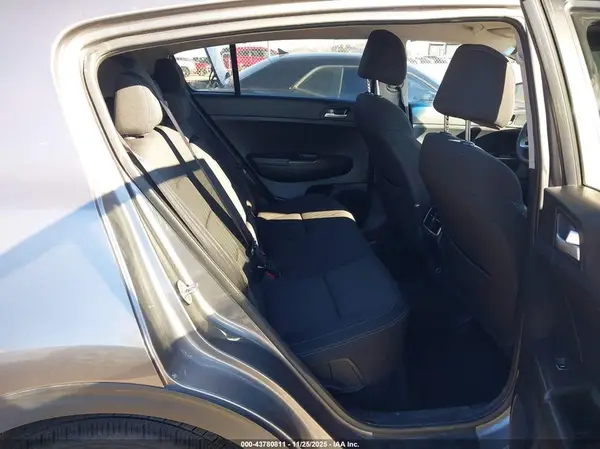 KNDPM3AC1H7063401 2017 KIA SPORTAGE - Image 8