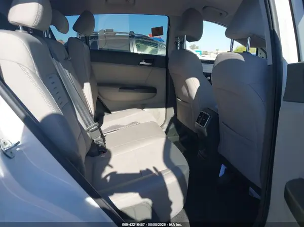 KNDPM3AC1H7069795 2017 KIA SPORTAGE - Image 8