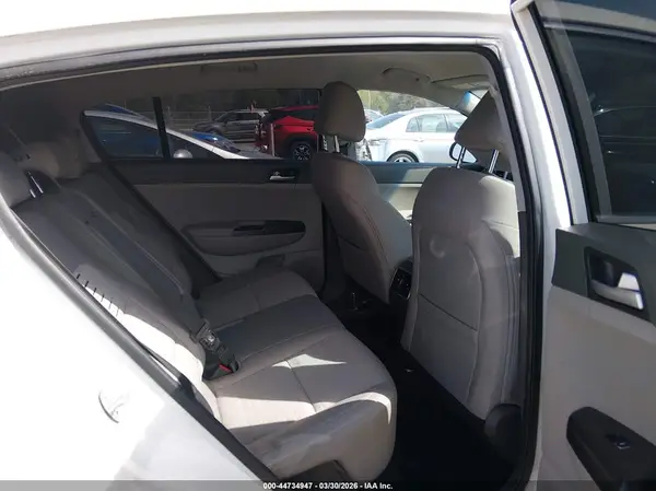 KNDPM3AC1J7301592 2018 KIA SPORTAGE - Image 8