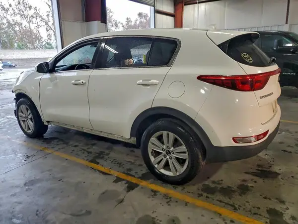 KNDPM3AC1J7340313 2018 KIA SPORTAGE - Image 2
