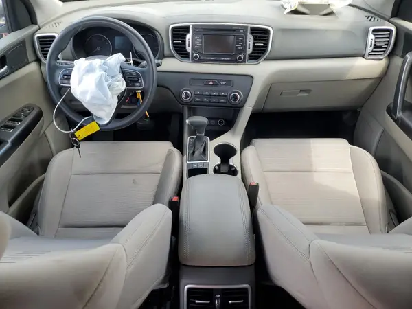 KNDPM3AC1J7340490 2018 KIA SPORTAGE - Image 8