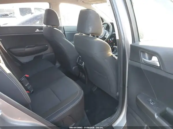 KNDPM3AC1J7341008 2018 KIA SPORTAGE - Image 8