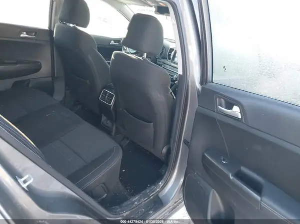 KNDPM3AC1J7396929 2018 KIA SPORTAGE - Image 8