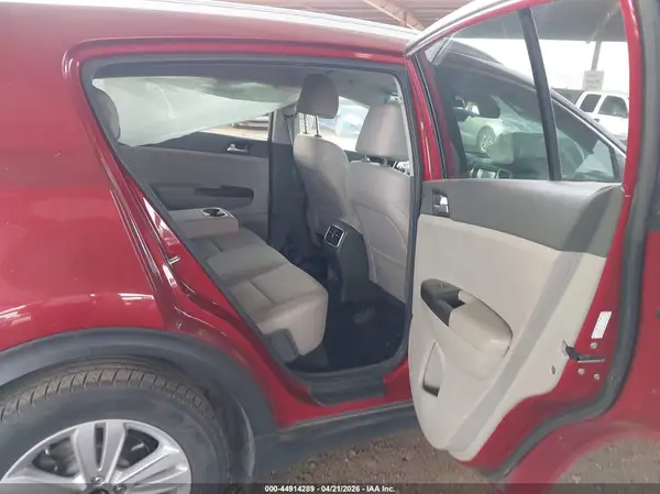 KNDPM3AC1J7477817 2018 KIA SPORTAGE - Image 8