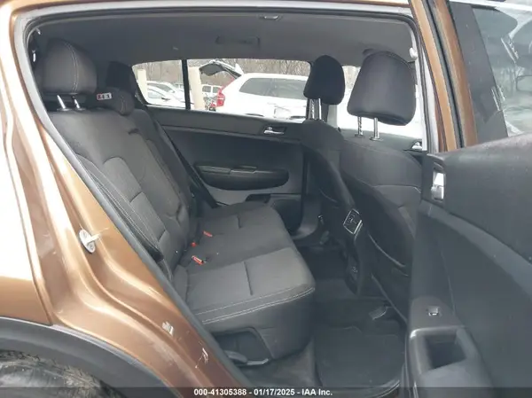 KNDPM3AC2H7072690 2017 KIA SPORTAGE - Image 8