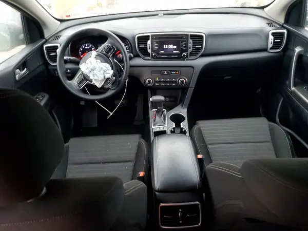 KNDPM3AC2J7300970 2018 KIA SPORTAGE - Image 8