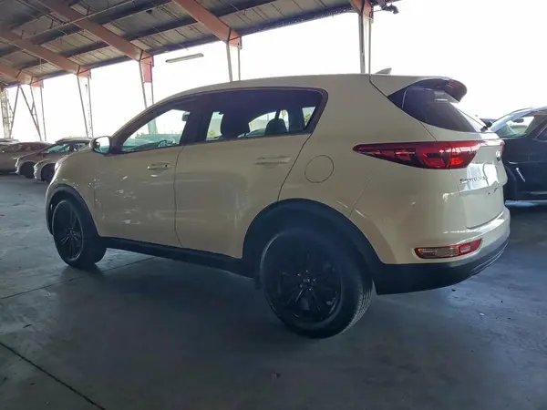 KNDPM3AC2J7332818 2018 KIA SPORTAGE - Image 2
