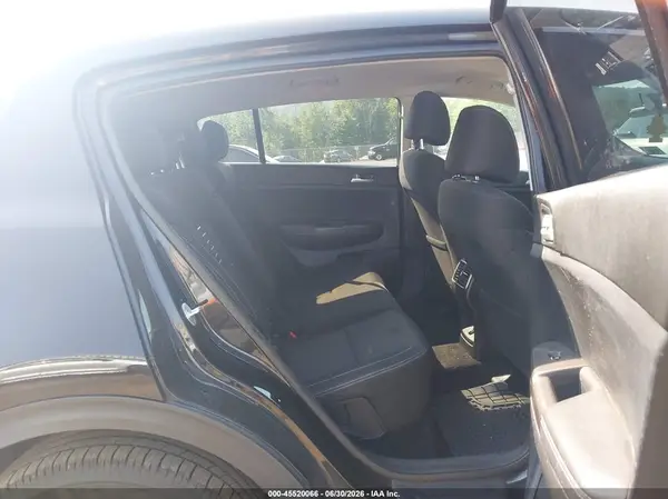 KNDPM3AC2J7347013 2018 KIA SPORTAGE - Image 8