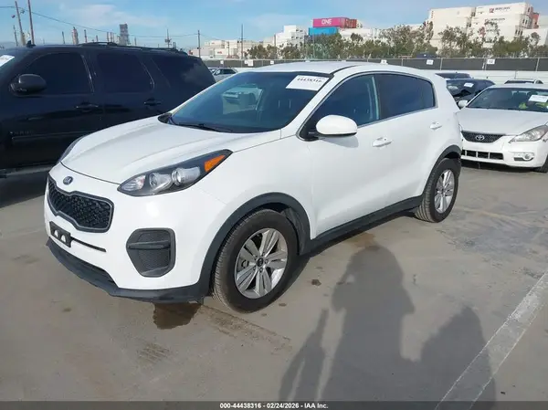 KNDPM3AC2J7387270 2018 KIA SPORTAGE - Image 2