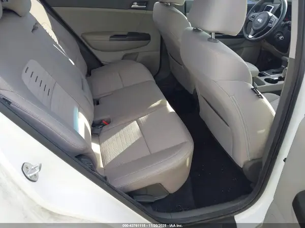 KNDPM3AC2J7392923 2018 KIA SPORTAGE - Image 8