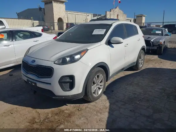 KNDPM3AC2J7445877 2018 KIA SPORTAGE - Image 2