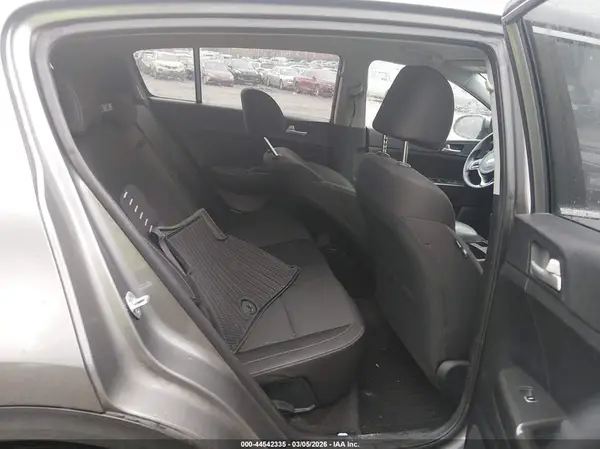 KNDPM3AC2J7449637 2018 KIA SPORTAGE - Image 8