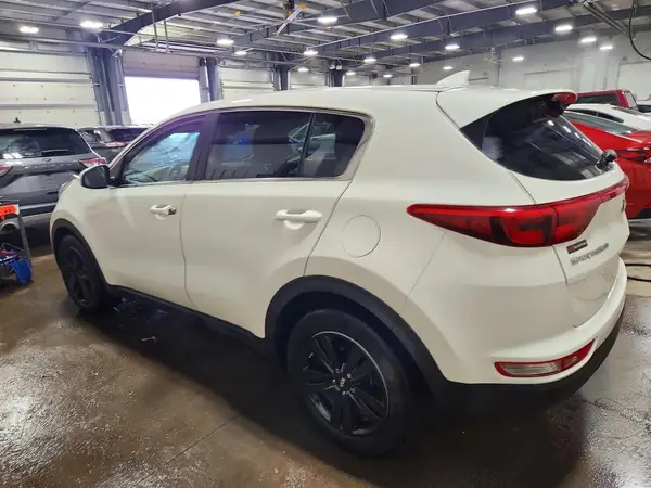 KNDPM3AC2J7454689 2018 KIA SPORTAGE - Image 2