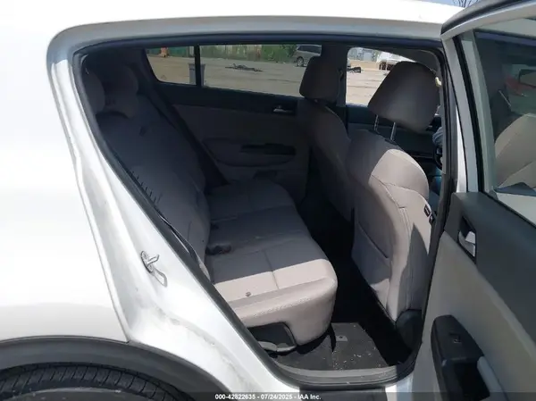 KNDPM3AC2J7481018 2018 KIA SPORTAGE - Image 8