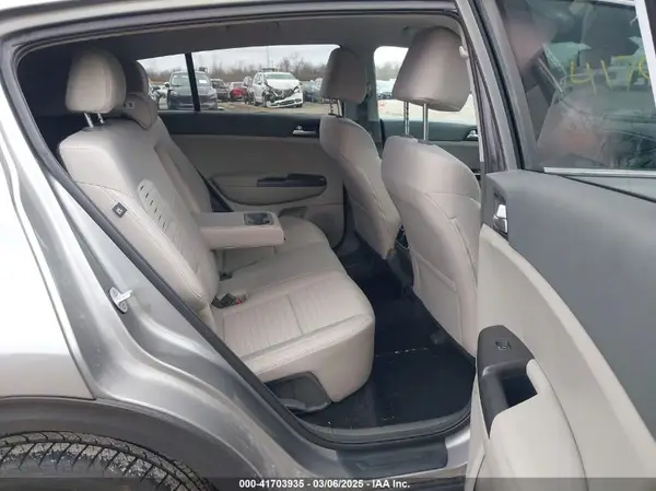 KNDPM3AC2K7620663 2019 KIA SPORTAGE - Image 8