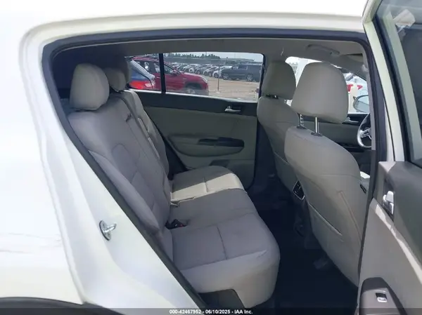 KNDPM3AC3H7143072 2017 KIA SPORTAGE - Image 8