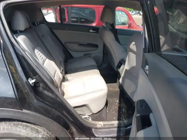 KNDPM3AC3J7300735 2018 KIA SPORTAGE - Image 8