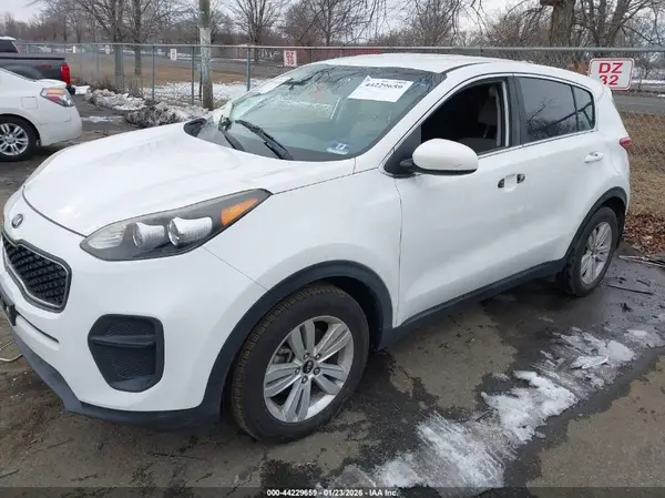 KNDPM3AC3J7309029 2018 KIA SPORTAGE - Image 2
