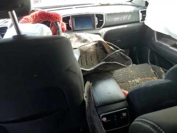KNDPM3AC3J7344640 2018 KIA SPORTAGE - Image 8