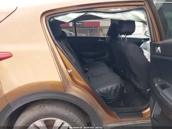 KNDPM3AC3J7384328 2018 KIA SPORTAGE - Image 8