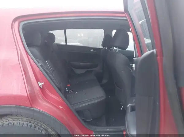 KNDPM3AC3J7423743 2018 KIA SPORTAGE - Image 8