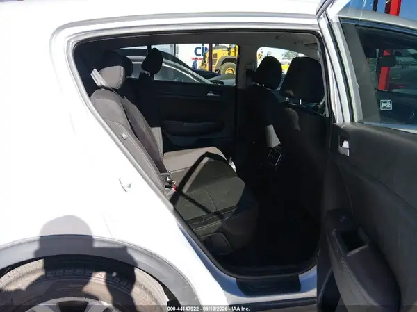 KNDPM3AC3J7458637 2018 KIA SPORTAGE - Image 8