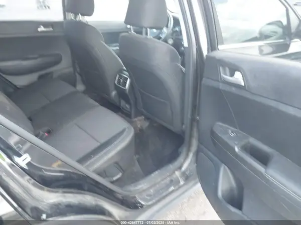 KNDPM3AC3J7464261 2018 KIA SPORTAGE - Image 8