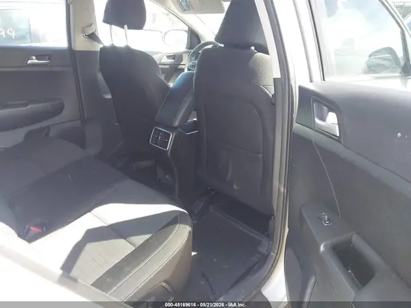 KNDPM3AC3J7485871 2018 KIA SPORTAGE - Image 8
