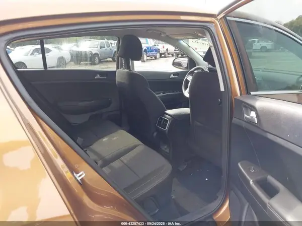 KNDPM3AC3M7863806 2021 KIA SPORTAGE - Image 8