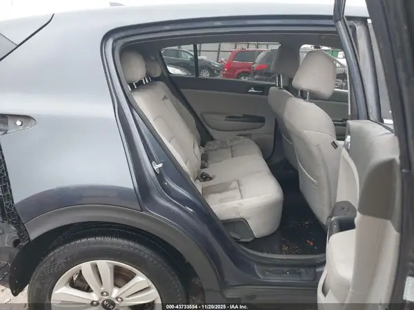 KNDPM3AC4H7072707 2017 KIA SPORTAGE - Image 8