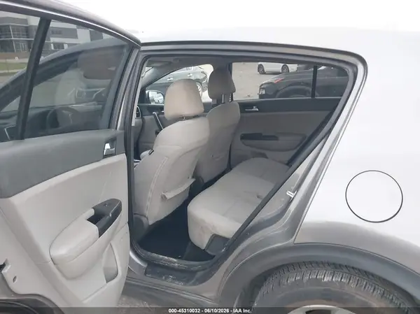 KNDPM3AC4H7160480 2017 KIA SPORTAGE - Image 8